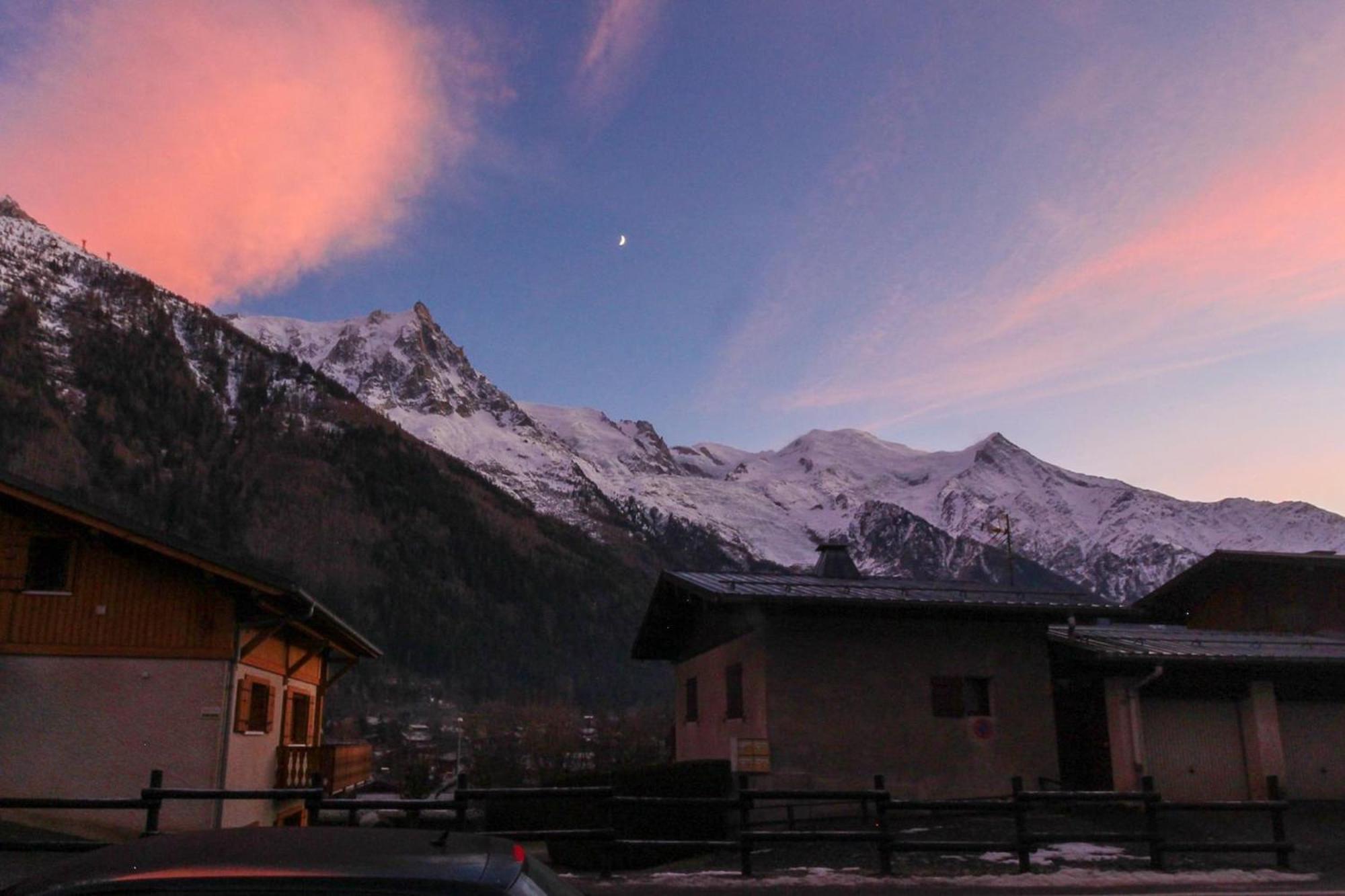 شقة Les Pecles Mt Blanc - Chamonix Center المظهر الخارجي الصورة
